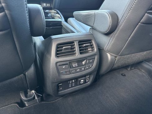Used 2022 Honda Pilot Touring image 17