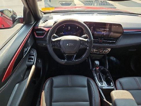 Used 2025 Chevrolet TrailBlazer RS w/ Convenience Package FWD image 14