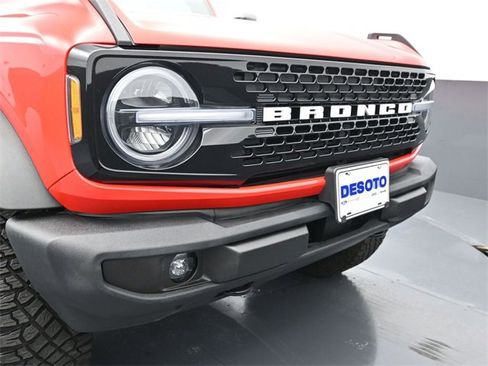Used 2022 Ford Bronco Wildtrak image 14