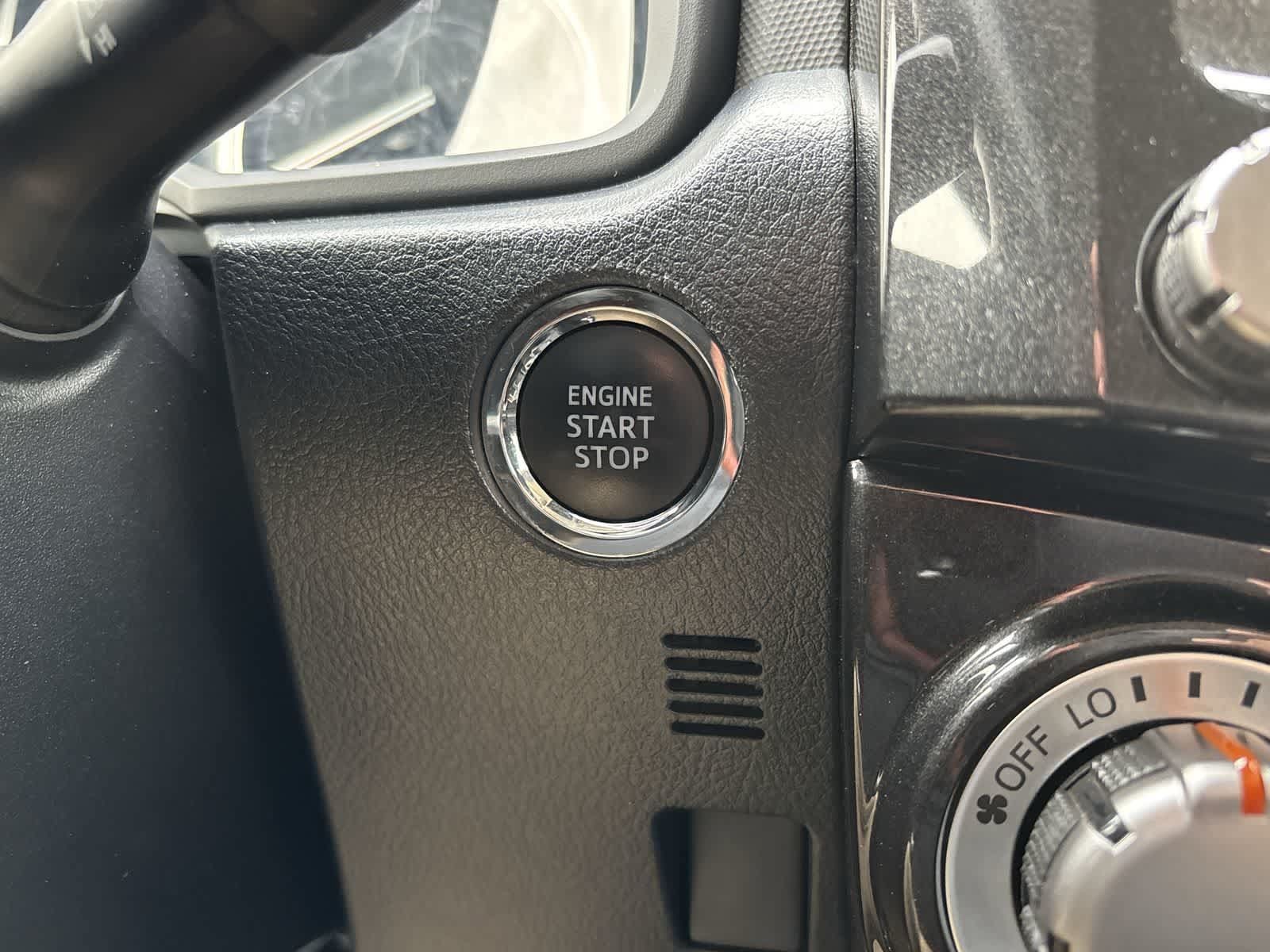 Used 2022 Toyota 4Runner TRD Off-Road AWD/4WD image 27