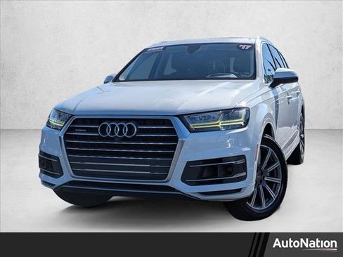 Used 2017 Audi Q7 3.0T Prestige AWD/4WD image 1