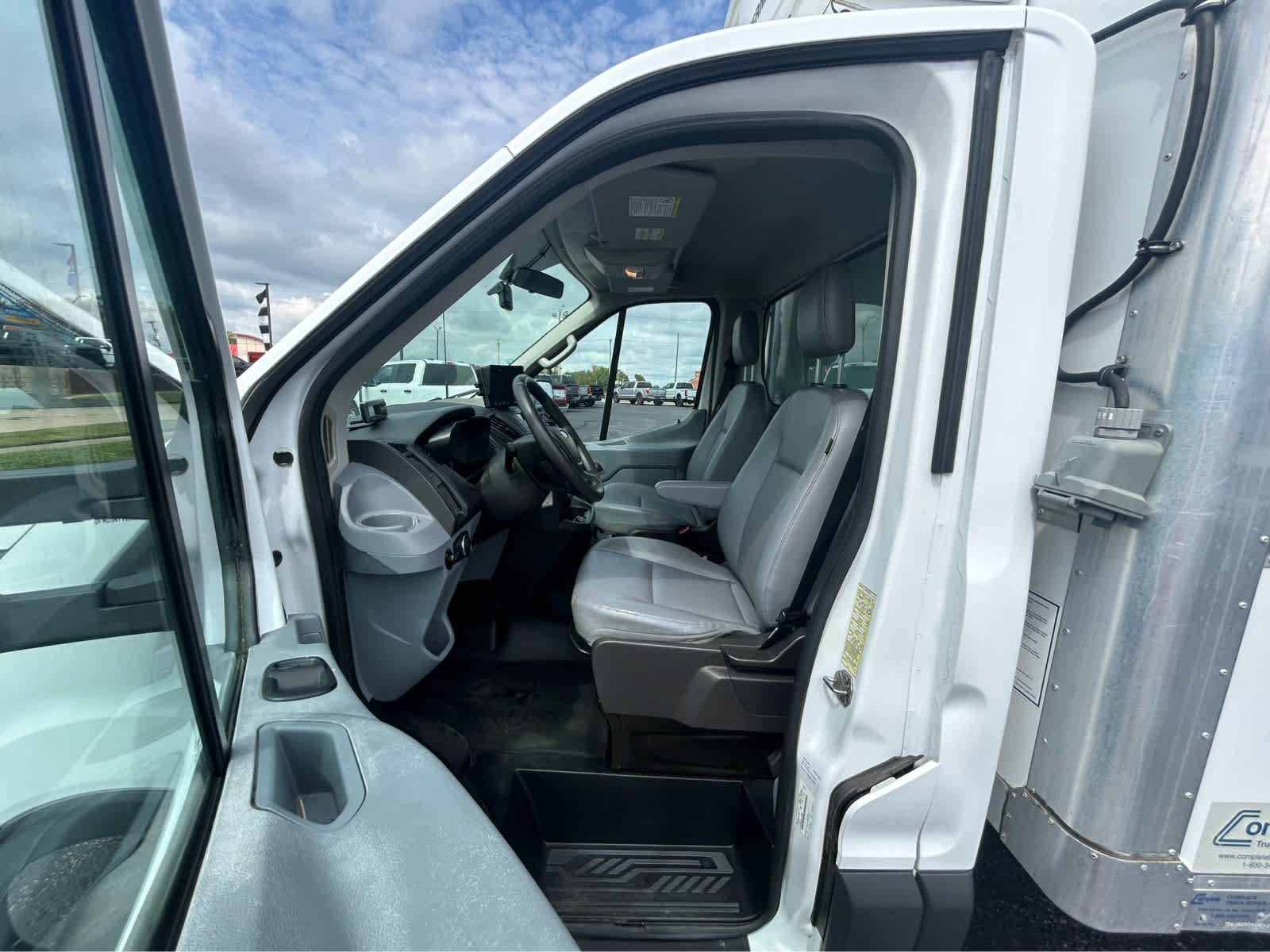 Used 2018 Ford Transit 350 138 DRW w/ Exterior Upgrade Package RWD image 9