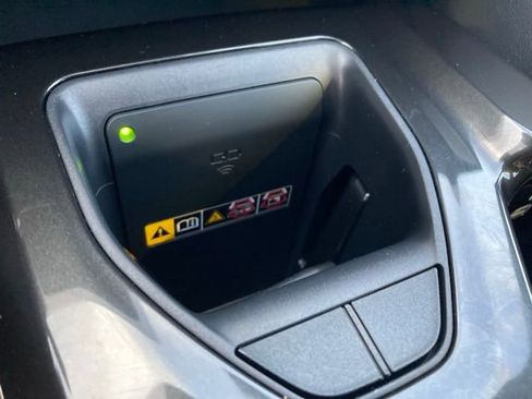 Used 2025 Toyota Crown Signia XLE image 33