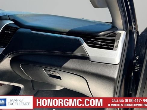 Used 2018 GMC Yukon SLT AWD/4WD image 23