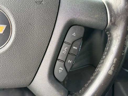 Used 2022 Chevrolet Express 2500 w/ Driver Convenience Package image 19