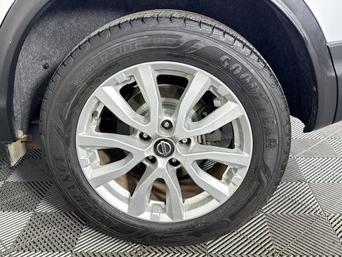 Used 2020 Nissan Rogue Sport SV image 36