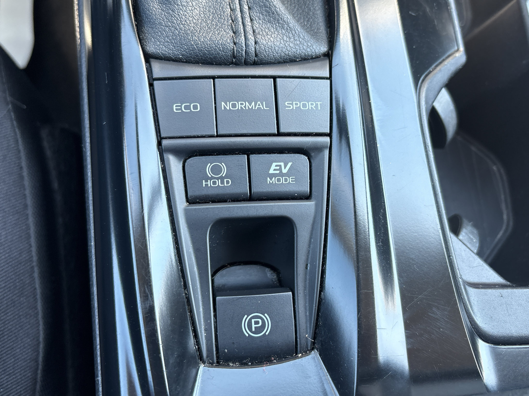 Used 2025 Toyota Camry LE FWD image 24