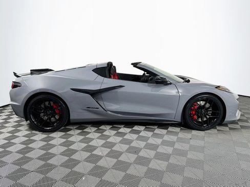 Used 2025 Chevrolet Corvette Z06 w/ Stealth Interior Trim Package RWD image 9