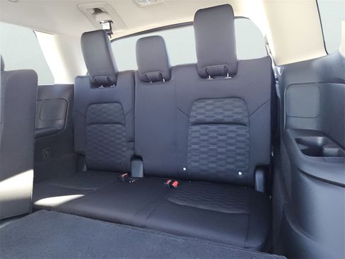 New 2026 Nissan Pathfinder SV image 15