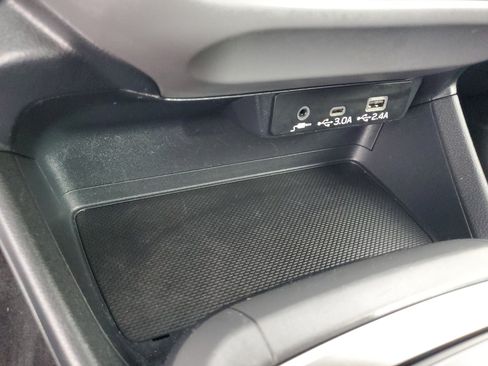 Used 2024 Subaru Crosstrek 2.0i Premium AWD/4WD image 18