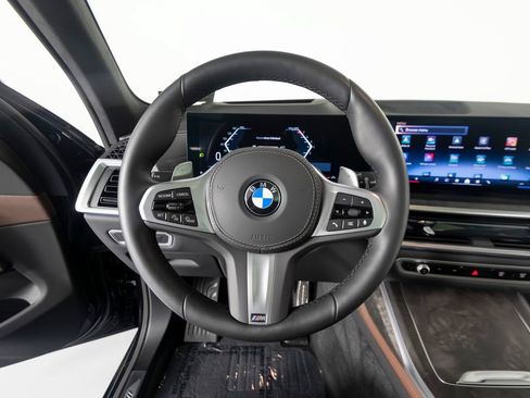 Used 2026 BMW X7 xDrive40i w/ M Sport Package AWD/4WD image 27