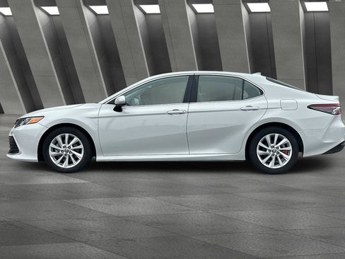 Used 2023 Toyota Camry LE image 7