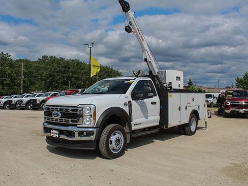 New 2025 Ford F550 4x4 Regular Cab Super Duty image 9