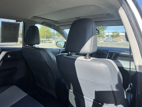 Used 2013 Toyota RAV4 Limited AWD/4WD image 18