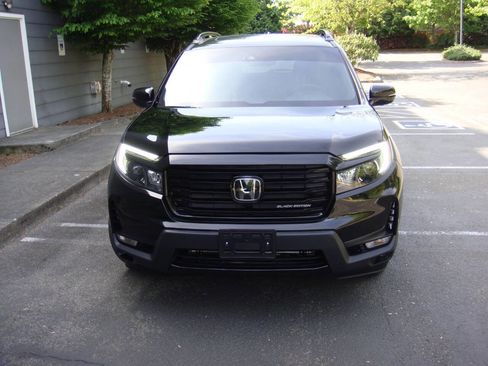 Used 2025 Honda Passport Black Edition image 4