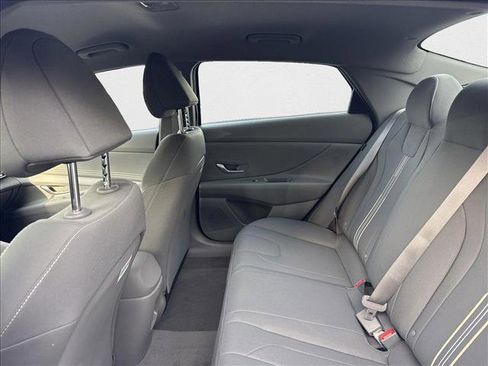 New 2025 Hyundai Elantra SEL image 16