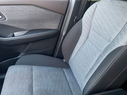 Used 2023 Nissan Rogue SV image 29