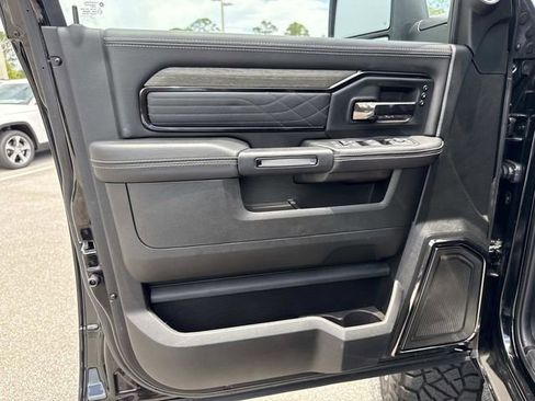 Used 2026 RAM 2500 Limited AWD/4WD image 17