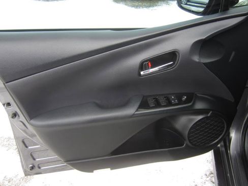 Used 2020 Toyota Prius XLE image 51