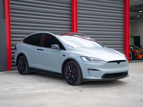 Used 2023 Tesla Model X Plaid image 5