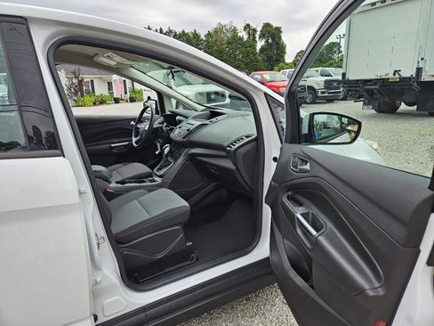 Used 2017 Ford C-MAX SE image 28