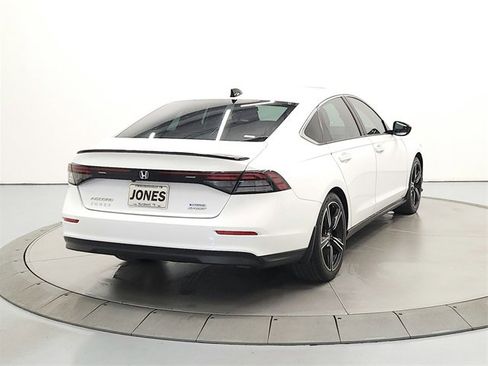 Used 2024 Honda Accord Sport image 5