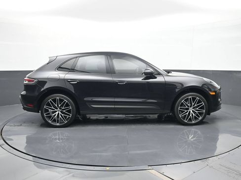 Certified 2025 Porsche Macan AWD/4WD image 24