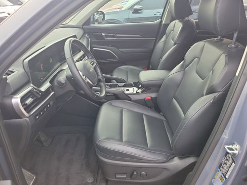 Certified 2025 Kia Telluride S image 22