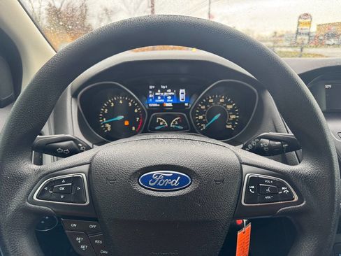 Used 2015 Ford Focus SE image 11