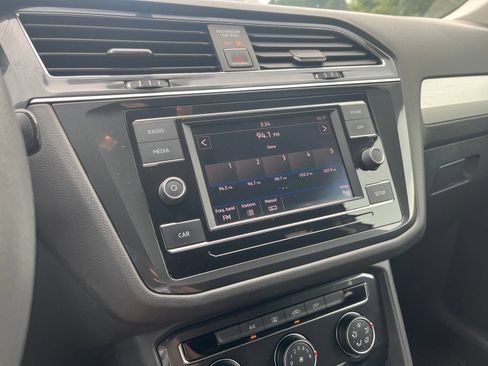 Used 2018 Volkswagen Tiguan S FWD image 21