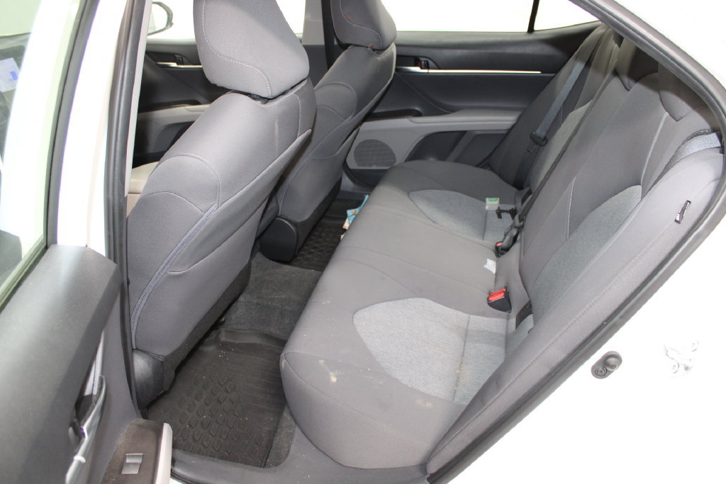 Used 2022 Toyota Camry LE FWD image 17