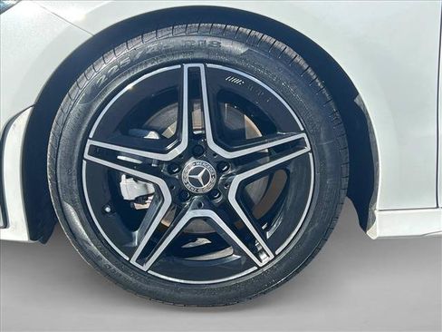 Used 2023 Mercedes-Benz CLA 250 4MATIC image 23