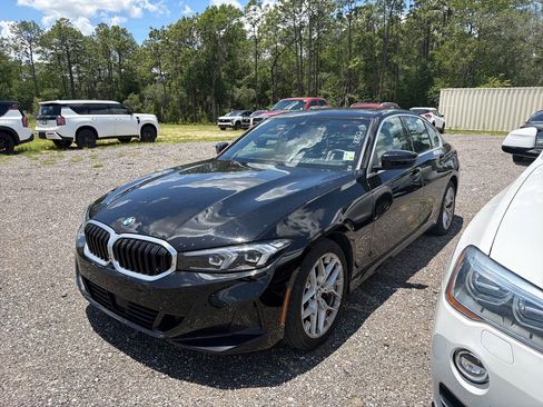 Used 2025 BMW 330i Sedan RWD image 1