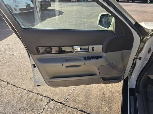 Used 2004 Lincoln LS RWD image 18