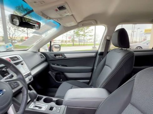 Used 2017 Subaru Outback 2.5i Premium image 32