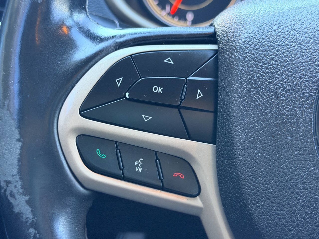 Used 2017 Jeep Cherokee Sport w/ Cold Weather Group FWD image 29