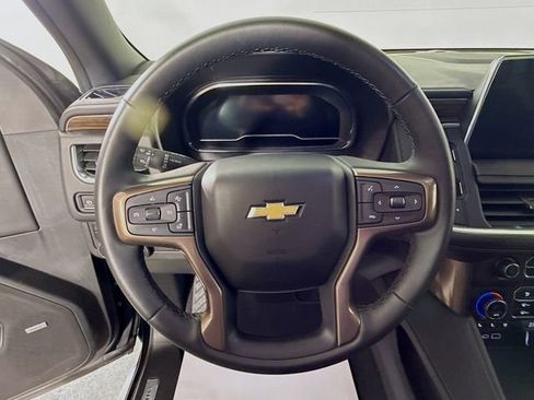Used 2024 Chevrolet Suburban High Country image 13