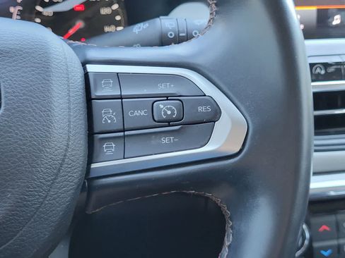 Used 2022 Jeep Compass Limited AWD/4WD image 19