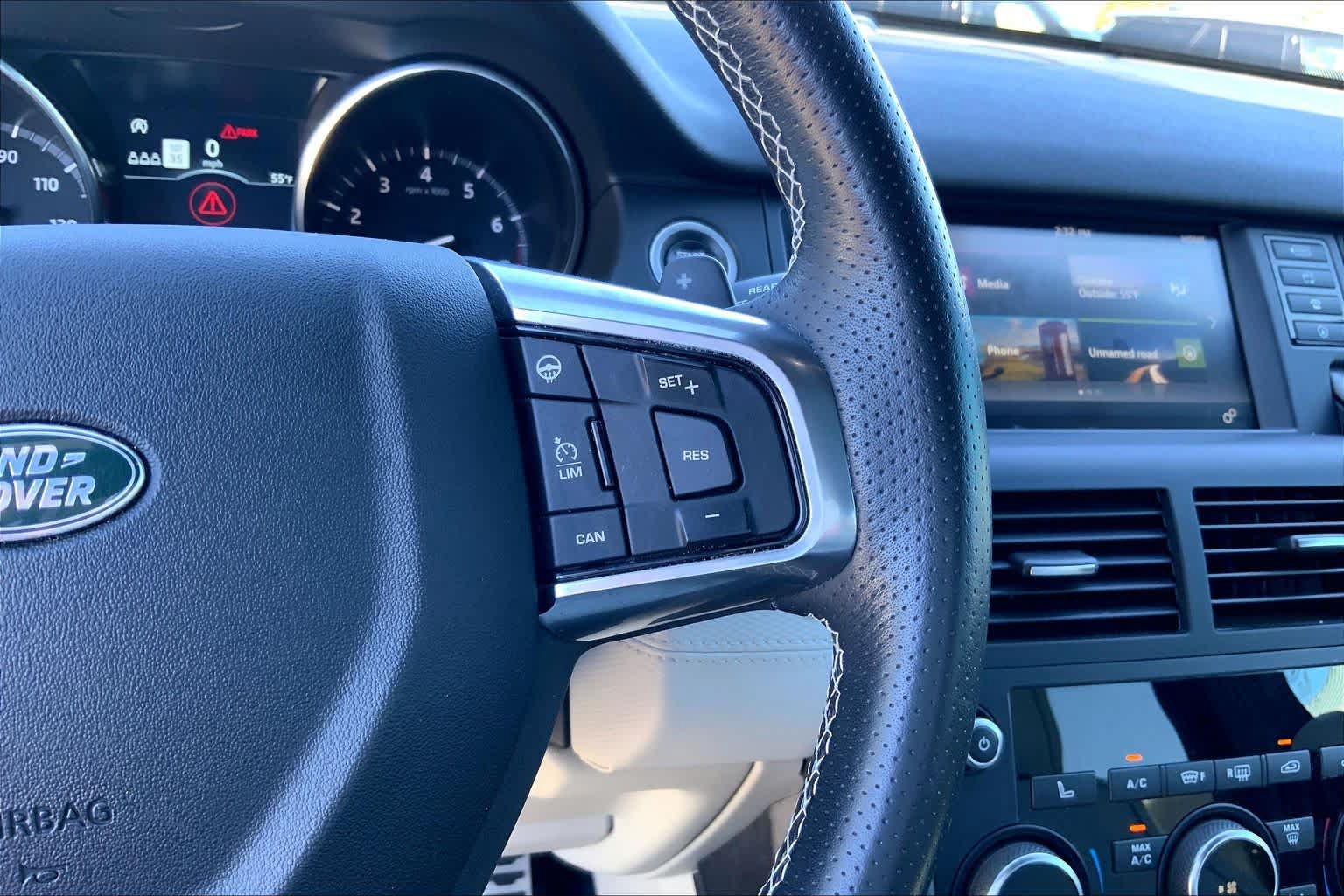 Used 2019 Land Rover Discovery Sport HSE Luxury AWD/4WD image 24
