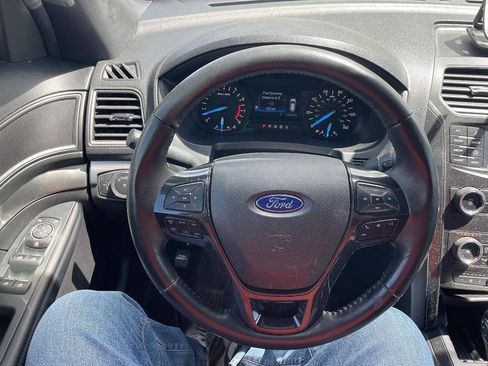 Used 2019 Ford Explorer XLT AWD/4WD image 18