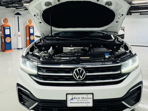 Used 2021 Volkswagen Atlas Cross Sport SEL R-Line image 34