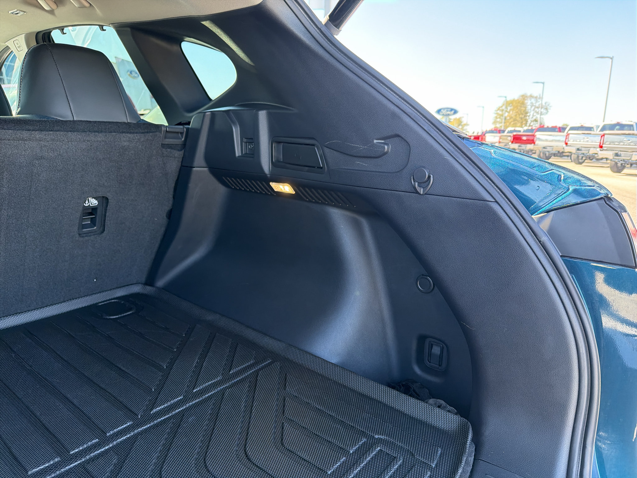 Used 2025 Nissan Murano Platinum AWD/4WD image 35