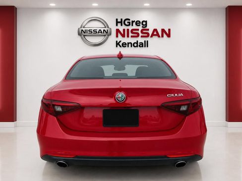 Used 2020 Alfa Romeo Giulia RWD image 6