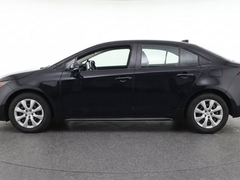 Used 2025 Toyota Corolla LE FWD image 5