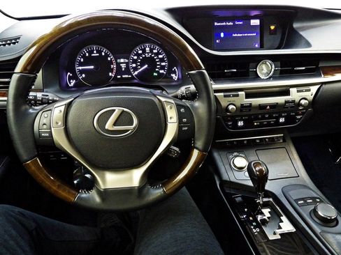 Used 2013 Lexus ES 350 w/ Luxury Pkg FWD image 17