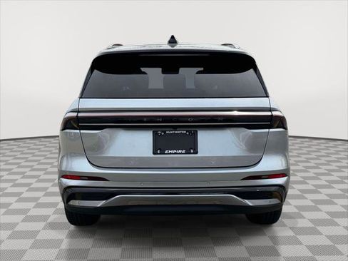 Used 2025 Lincoln Nautilus Reserve w/ Jet Appearance Package AWD/4WD image 6