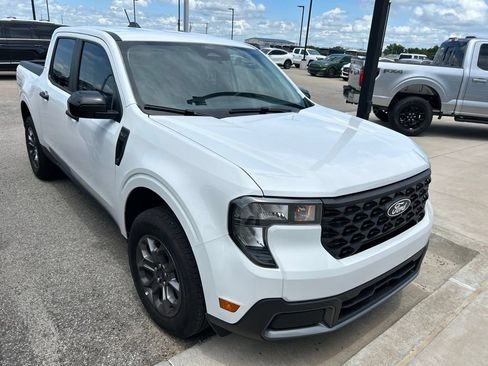 Used 2026 Ford Maverick XLT w/ XLT Luxury Package AWD/4WD image 3