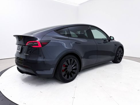 Used 2022 Tesla Model Y Performance image 16