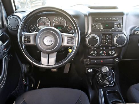 Used 2016 Jeep Wrangler Unlimited Sport AWD/4WD image 18