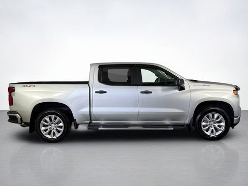 Used 2022 Chevrolet Silverado 1500 Custom w/ Safety Confidence Package AWD/4WD image 2